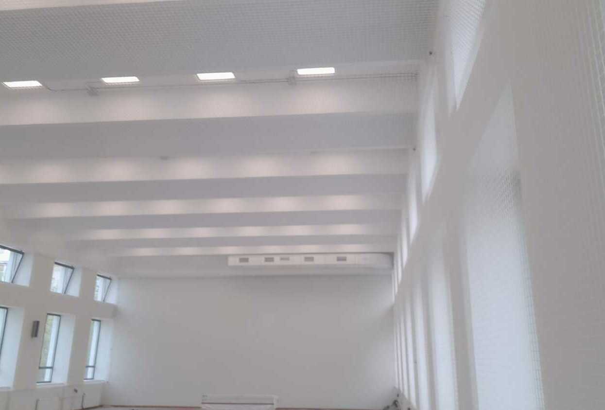 Монтаж заградительной спортивной сетки на объекте г. Москва, ул. Первомайская, д. 65