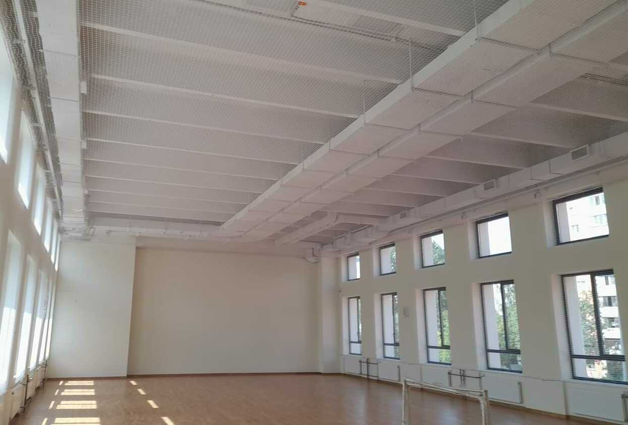 Монтаж заградительной спортивной сетки на объекте г. Москва, ул. Хабаровская, д. 18А