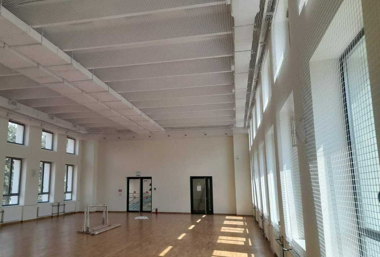 Монтаж заградительной спортивной сетки на объекте г. Москва, ул. Хабаровская, д. 18А