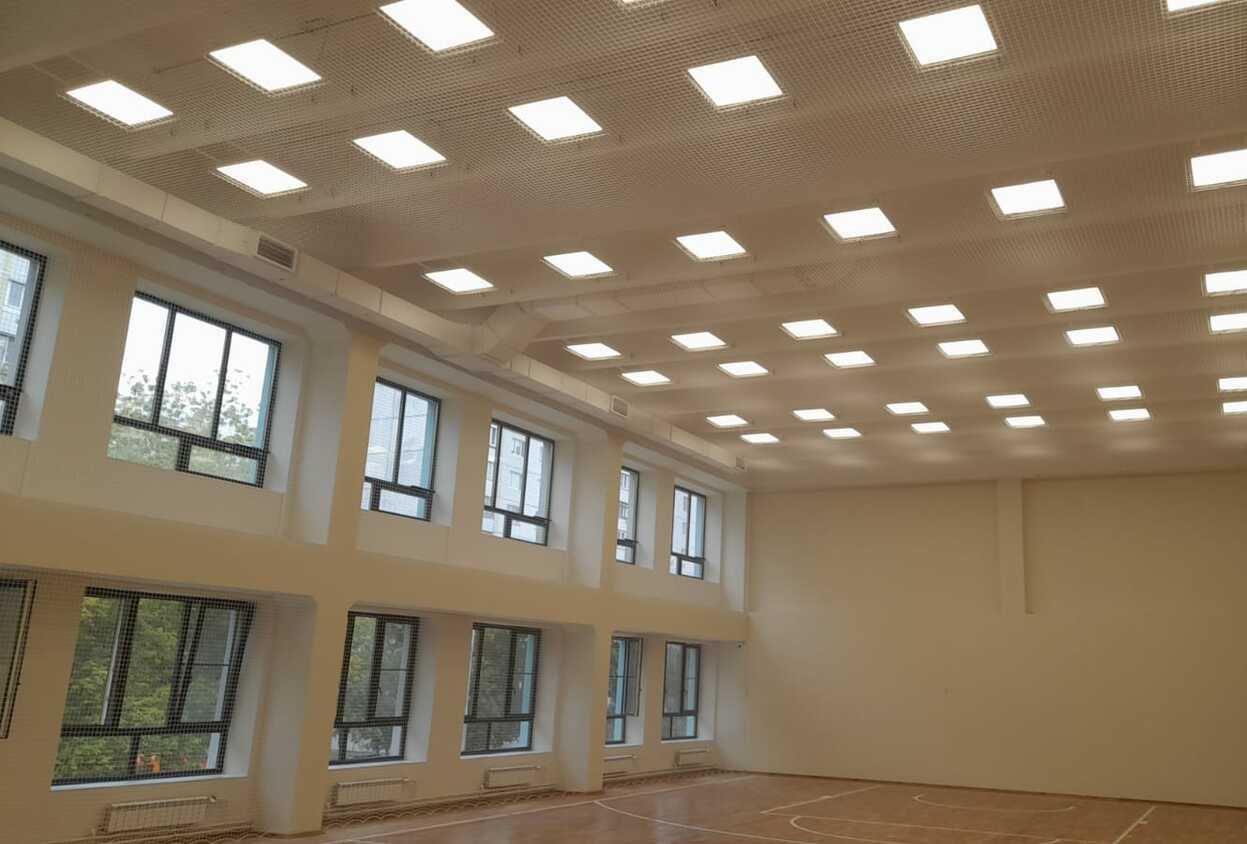 Монтаж заградительной спортивной сетки на объекте г. Москва, ул. Плещеева, д. 26А