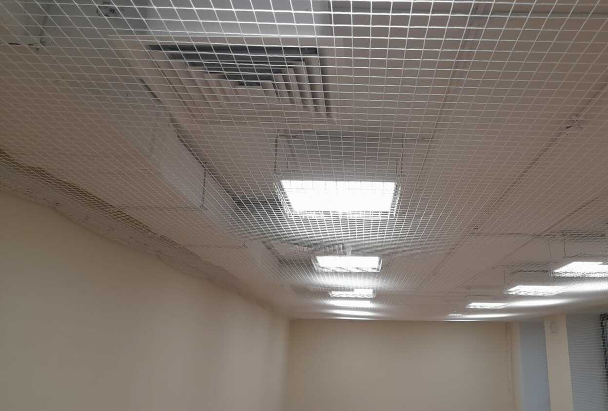 Монтаж заградительной спортивной сетки на объекте г. Москва, ул. Планерная, д. 5, корп. 2