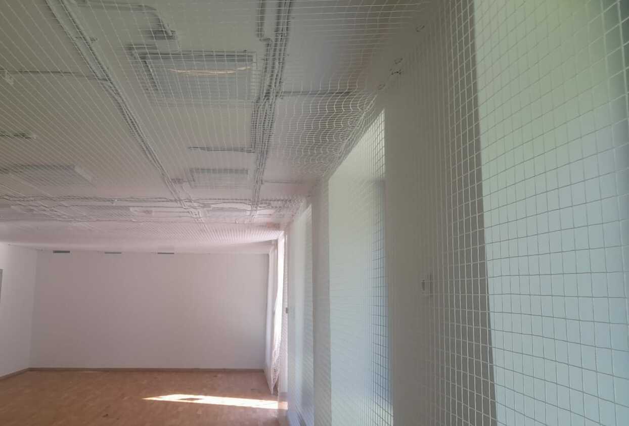 Монтаж заградительной спортивной сетки на объекте г. Москва, ул. Хабаровская, д. 18А