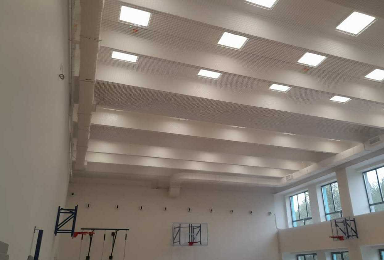 Монтаж заградительной спортивной сетки на объекте Строгинский б-р, д.14, к.5