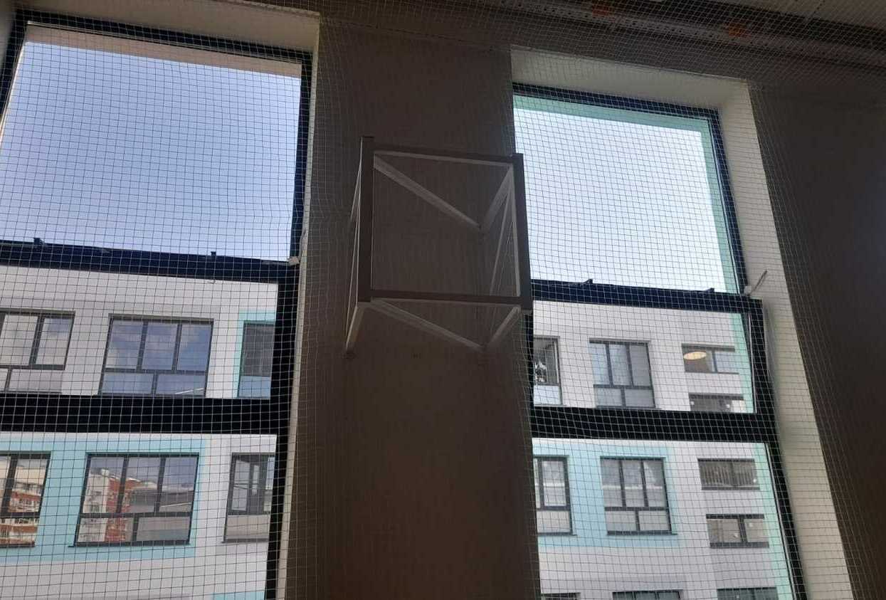 Монтаж заградительной спортивной сетки на объекте Зеленоград, корп. 1469