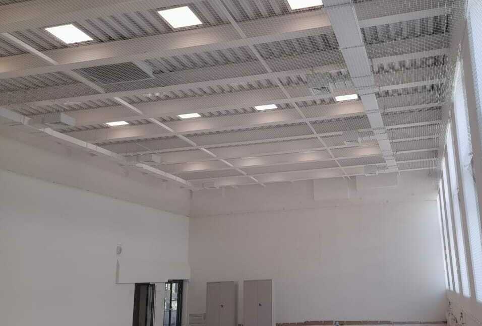 Монтаж заградительной спортивной сетки на объекте ул. Веерная, д. 38, корп. 2