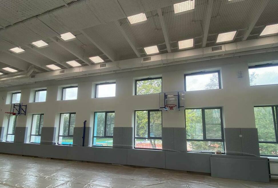 Монтаж заградительной спортивной сетки на объекте г. Москва, ул. Снайперская, д. 11А