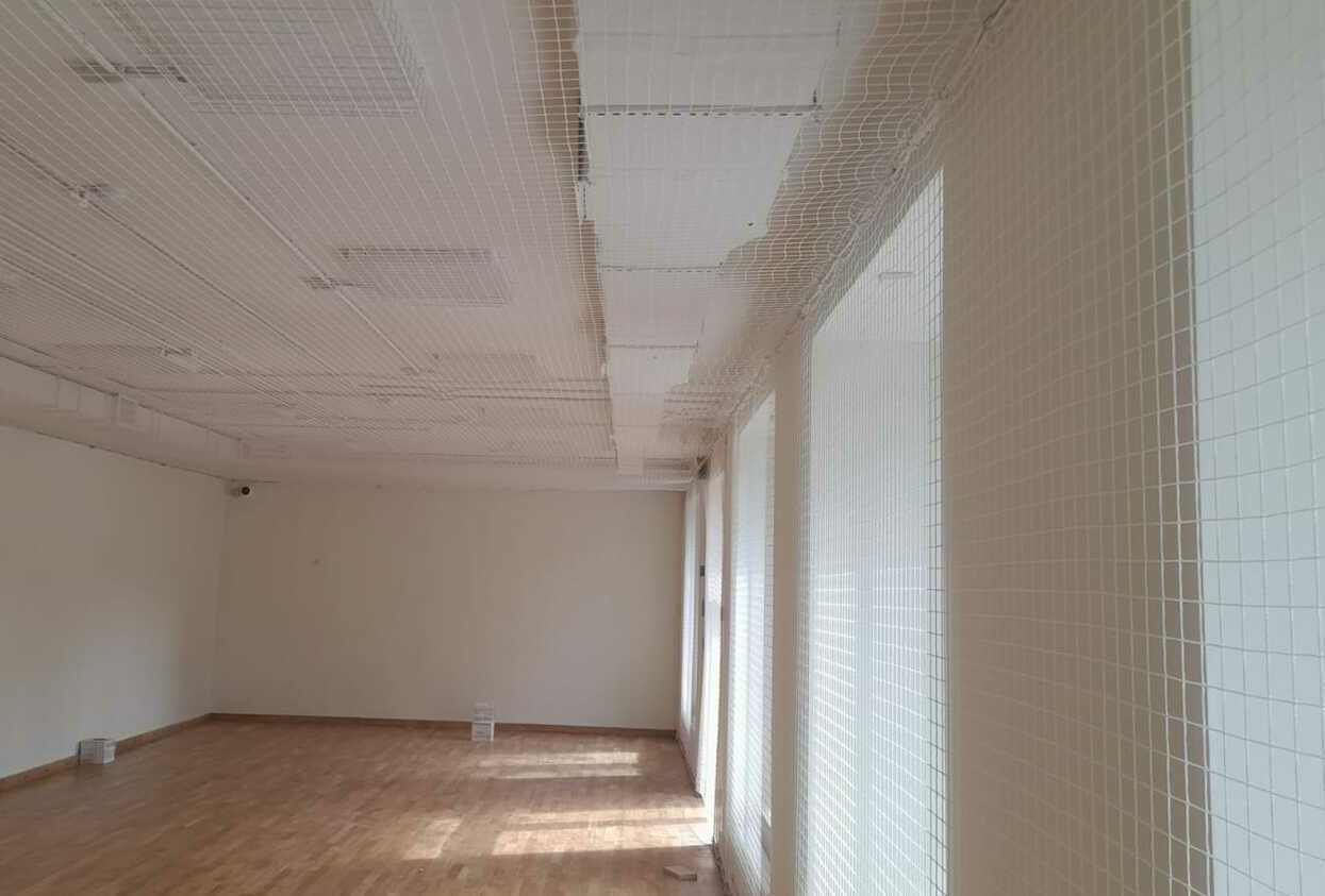 Монтаж заградительной спортивной сетки на объекте ул. Костромская, д. 14, корп. 1