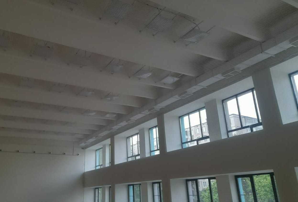 Монтаж заградительной спортивной сетки на объекте пр-д Карамзина, д. 9, корп. 3